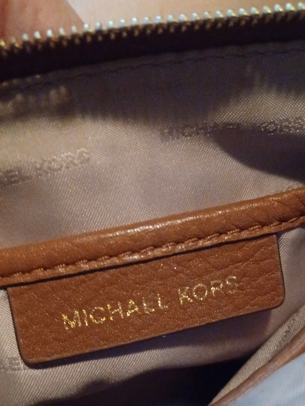 > Michael Kors Classic Brown Leather Crossbody Bag - Minimalist Everyday Style